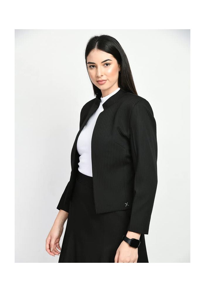 Exude بليزر قصير مخطط باللون الأسود للنساء - Image 2