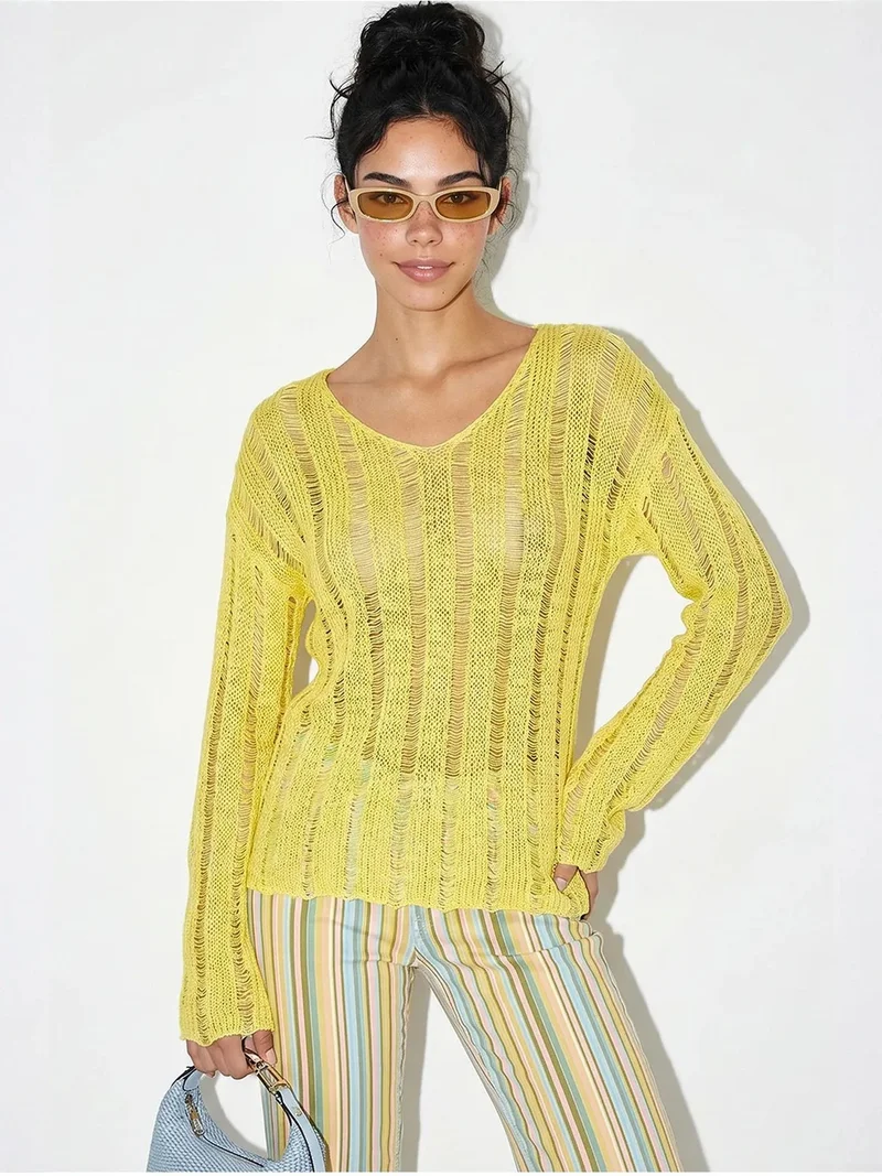 Bianco Lucci LUCCI Women’s Textured V-neck Knit Top