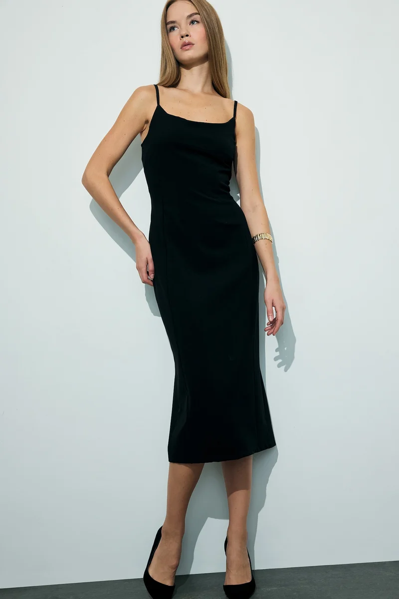 ديفاكتو Bodycon Strappy Midi Dress