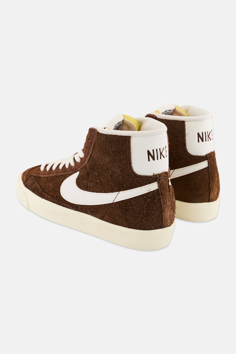 Nike Women Blazer Mid 77 Vintage Lace Up Outdoor Shoes, Brown - Image 2