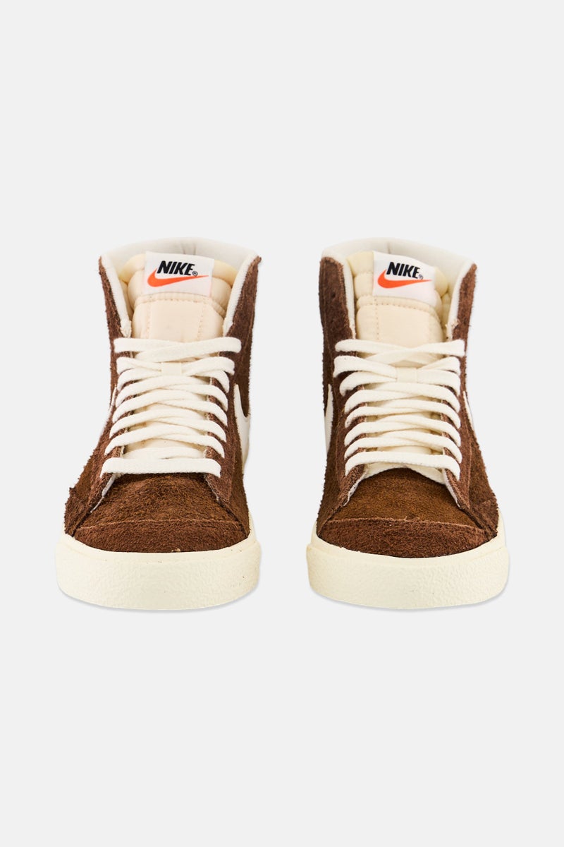 Nike Women Blazer Mid 77 Vintage Lace Up Outdoor Shoes, Brown - Image 3