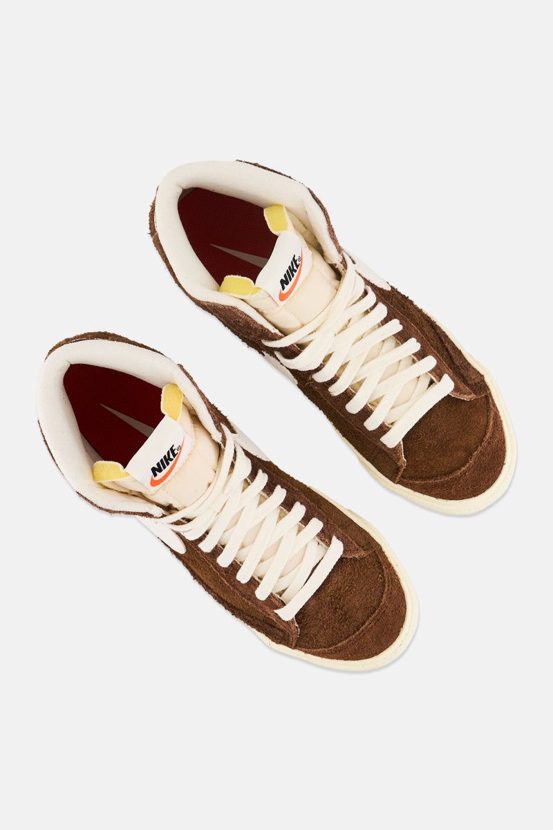 Nike Women Blazer Mid 77 Vintage Lace Up Outdoor Shoes, Brown - Image 4