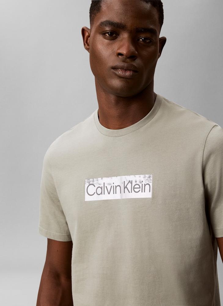 CALVIN KLEIN Graphic Logo T-Shirt - Image 4