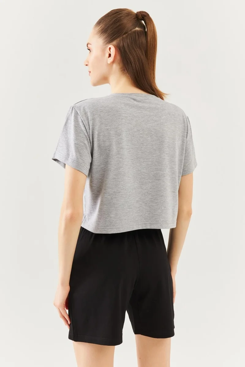 Butikgiz Gray Oversize Comfortable Cotton Combed Crew Neck Short Sleeve Basic Crop T-Shirt