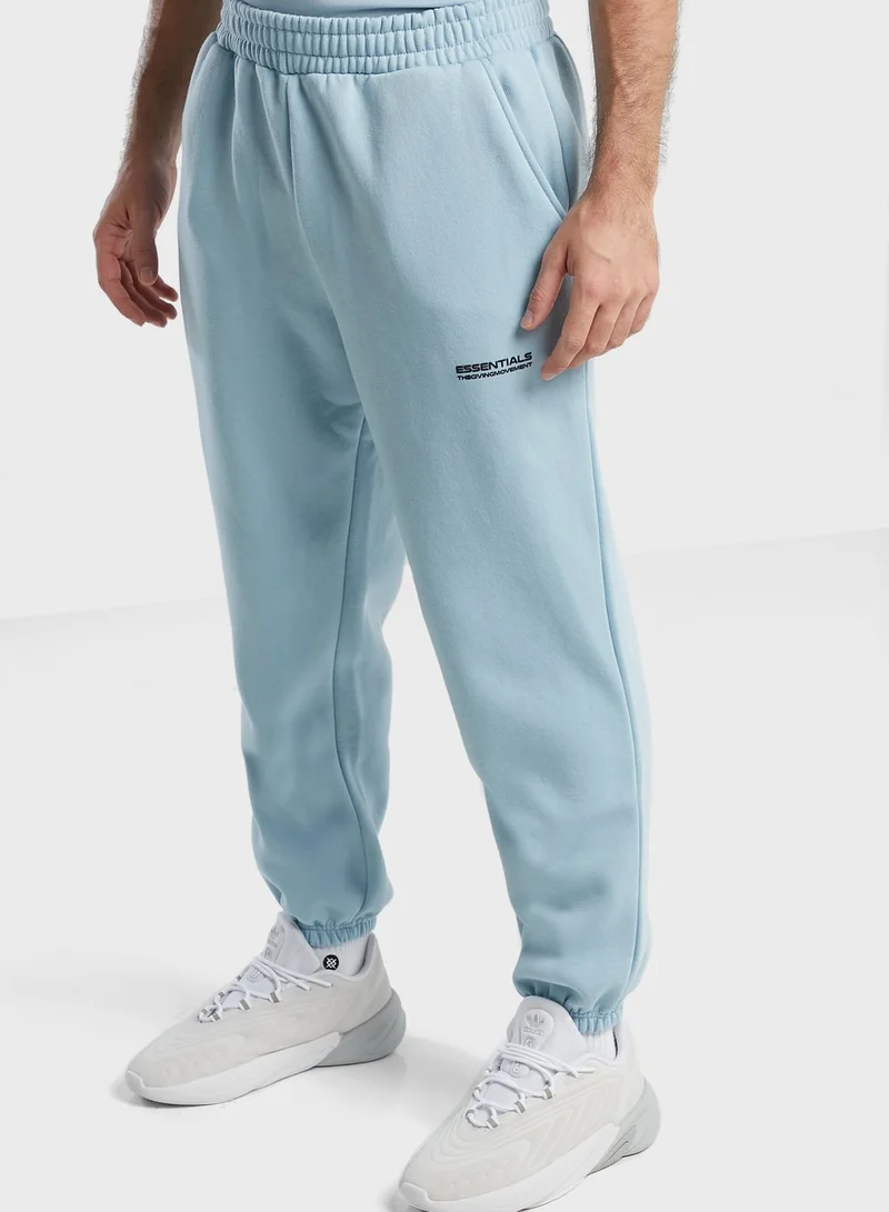 The Giving Movement The Regular Fit Classic Sweatpants