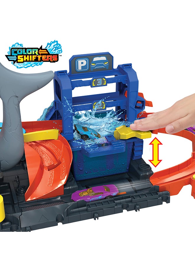 Hot Wheels - City Toy Car Track Set, Ultra Shark Car Wash With 1:64 Scale Color Reveal Toy Car, Repeat Color-Change Feature, Storage - Image 1