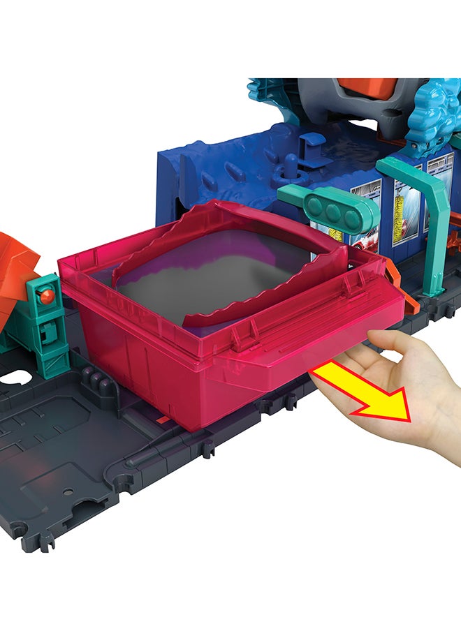 Hot Wheels - City Toy Car Track Set, Ultra Shark Car Wash With 1:64 Scale Color Reveal Toy Car, Repeat Color-Change Feature, Storage - Image 1
