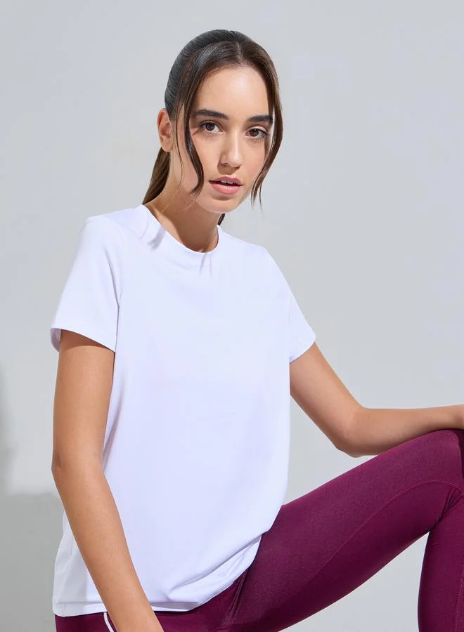 Styli Active White Basic Round Neck Short Sleeve Top