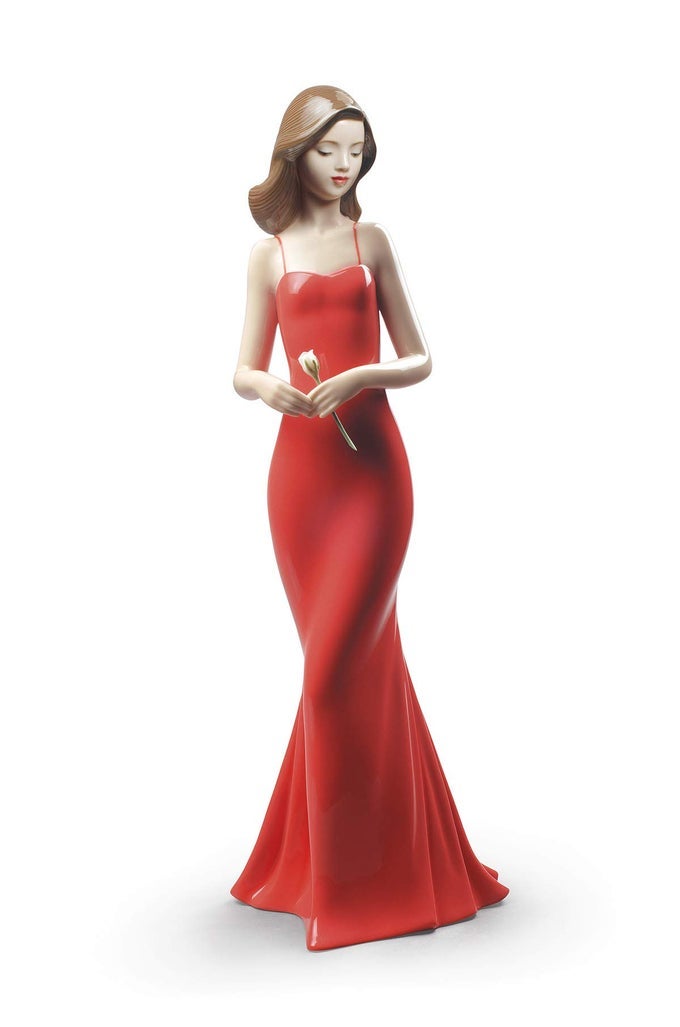 THE ELEGANCE OF A ROSE PORCELAIN WOMAN FIGURE