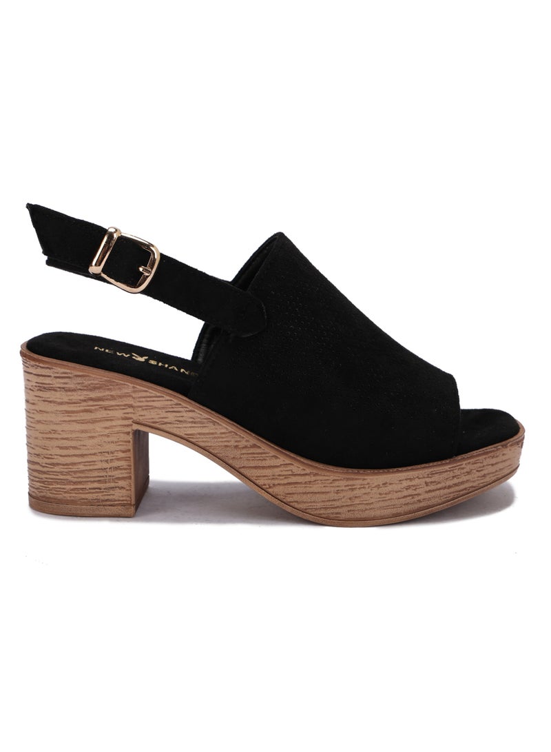 Women's sandals with a wide heel and a stylish modern design - equipped with a buckle for a distinctive look - Image 3