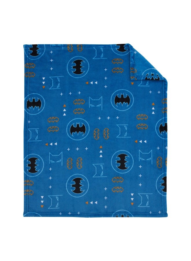 NoJo بطانية أطفال سوبر ناعمة من وارنر براذرز باتمان باللون الأزرق والبرتقالي والأبيض مع أيقونات وشعارات مثلثات - Image 3