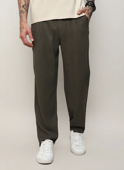 Campus Sutra Men's Army Green Solid Tailored Trousers