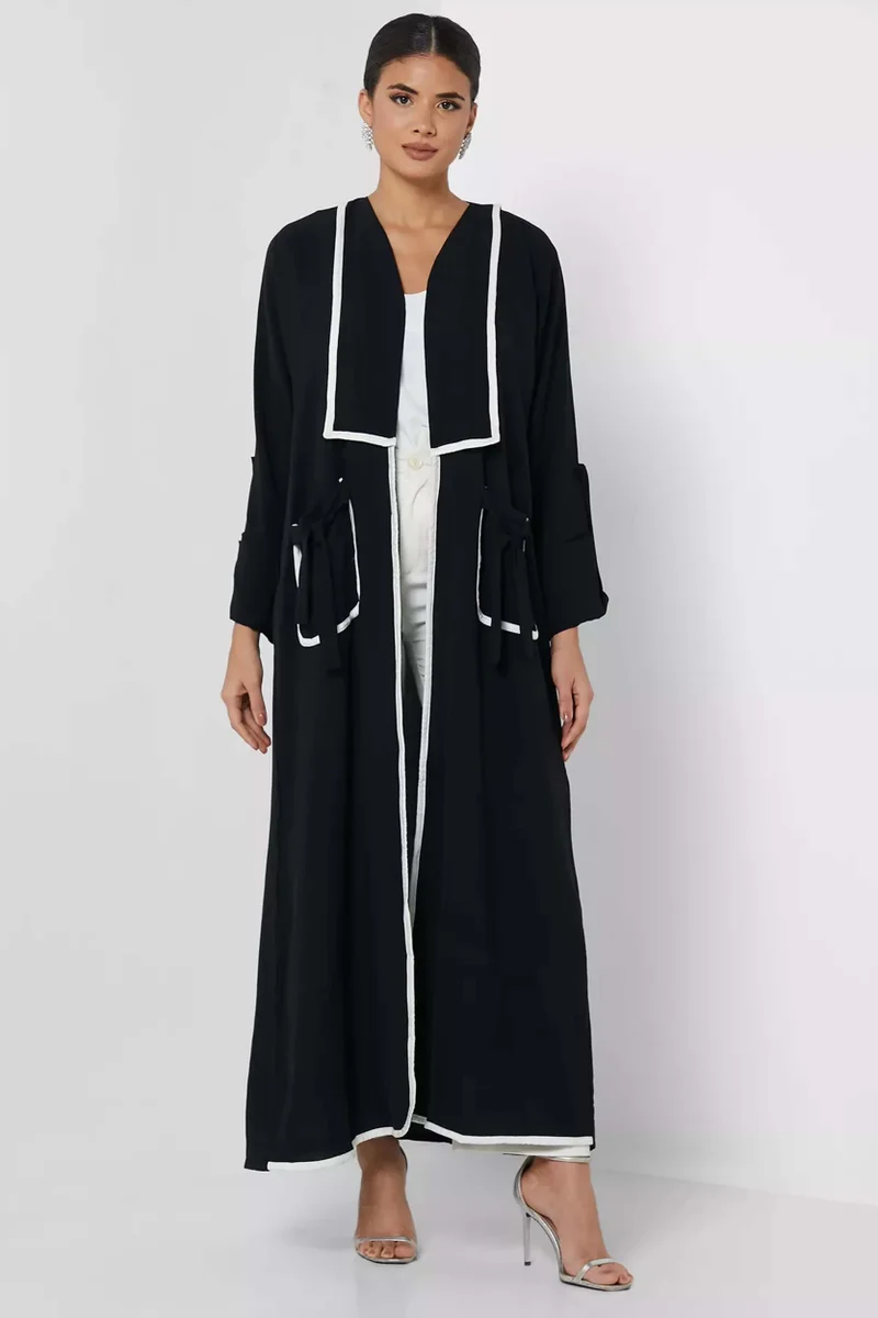 Moistreet Pocket Detailed Abaya