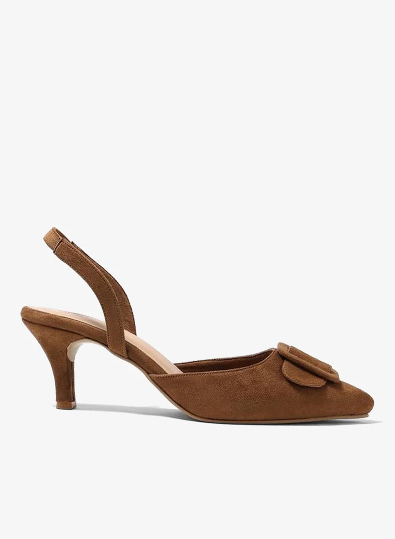 حكايات الأزواج حذاء مفتوح من الخلف بمظهر شمواه ومقدمة مدببة