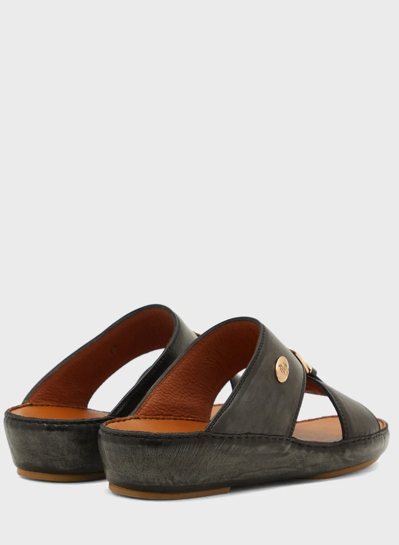 Posh La Vie Trendy Arabic Sandals