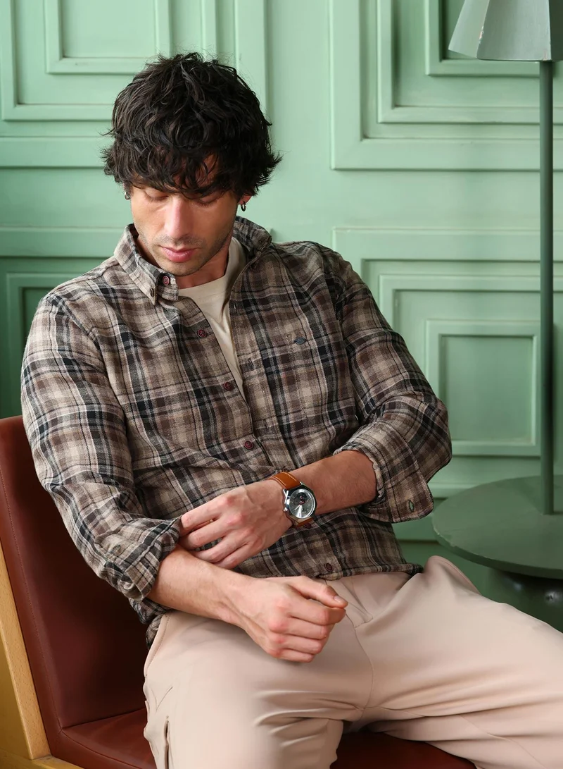 Campus Sutra Men Button-Down Gradient-Plaid Shirt | Button-Down Collar, Long Button-Cuff Sleeves | Button , Curved Hem | Plaid Jacquard | Woven Fabric For Casual & Daily Wear | Coffee Brown