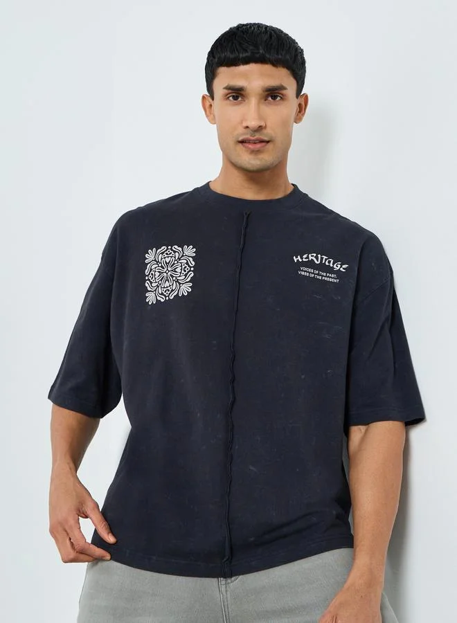 Styli Men Black Boxy Acid Wash Graphic Print T-Shirt