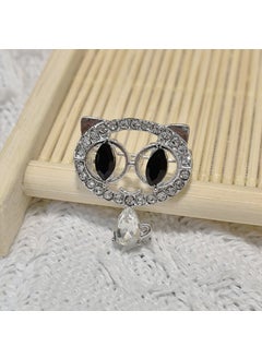 Elegant Pearl Brooch Pin Camellia Diamond Decor Cat with white background