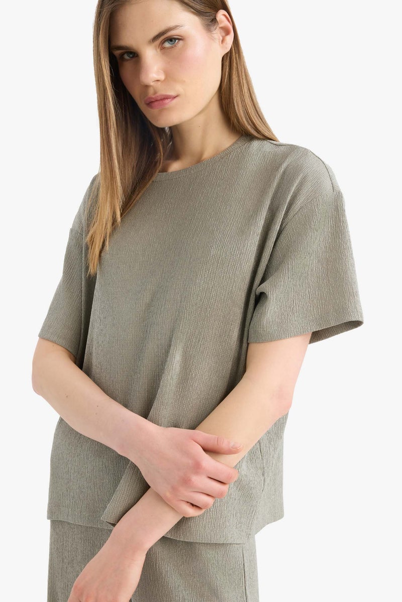 ديفاكتو تيشيرت نص كم قصة مريحة برقبة مستديرة - Image 1