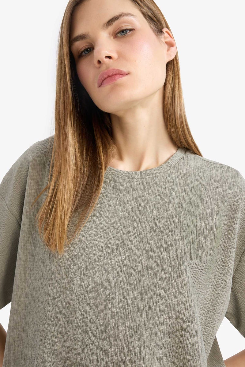 ديفاكتو تيشيرت نص كم قصة مريحة برقبة مستديرة - Image 4