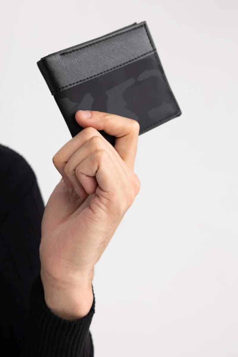 DeFacto Men's Leather Look Wallet