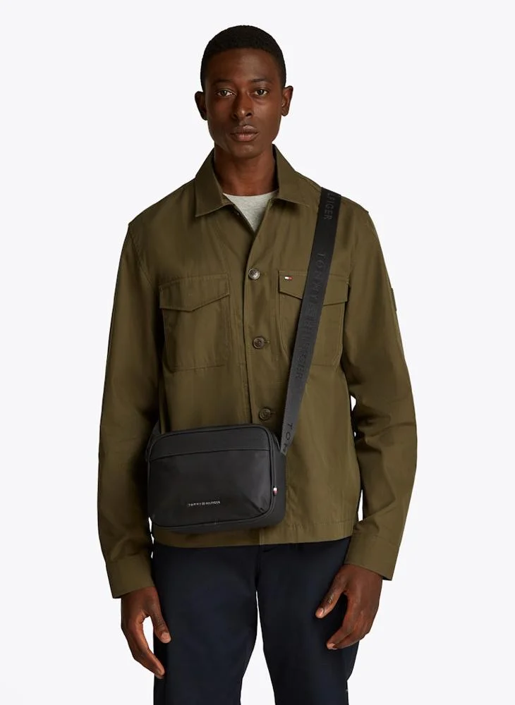 TOMMY HILFIGER REPREVE CAMERA BAG