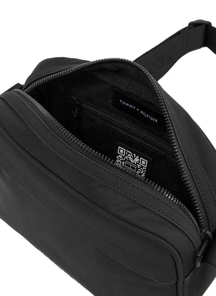 TOMMY HILFIGER REPREVE CAMERA BAG