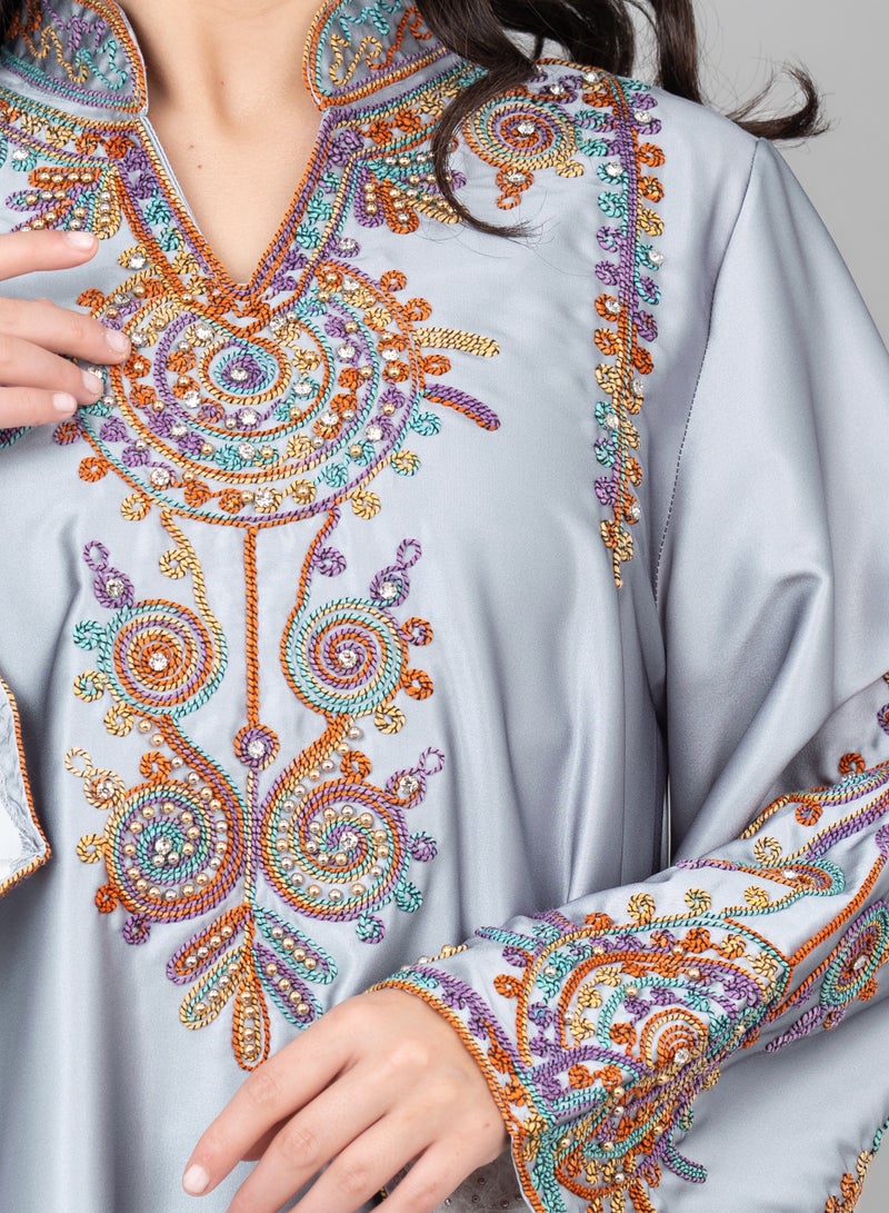 اكسا جلابية مطرزة عصرية رمادية - Image 2