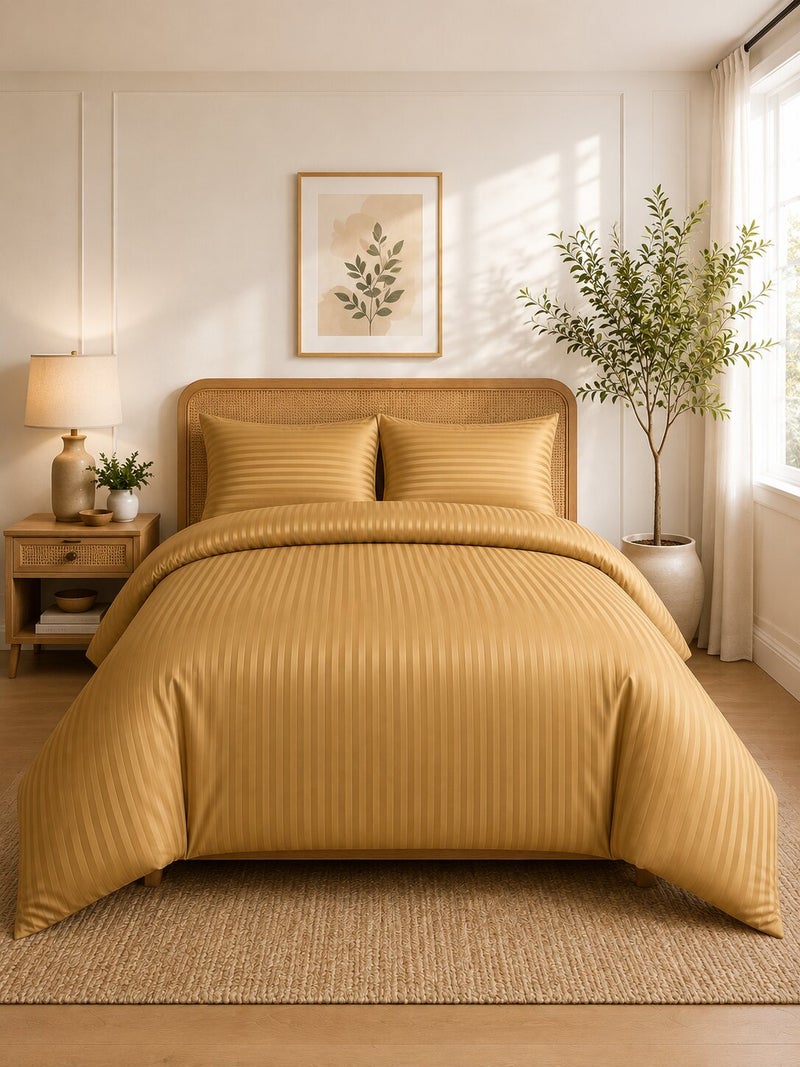 Aristocrat 4-Piece Stripe Microfiber Duvet Cover Set | Queen | Includes 1 Duvet Cover (220x240cm), 1 Deep Pocket Fitted Sheet (180x200+30cm) & 2 Pillowcases (53x75+15cm) | Ultra Soft, Breathable & Wrinkle Resistant | gold - Image 1