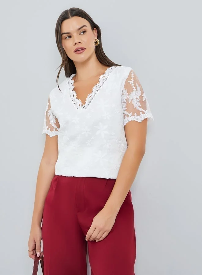 Take Two Women White Floral Lace Short Sleeve Top