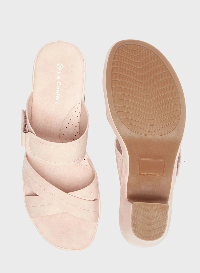 لو كونفورت Cross Strap High Heel Sandal
