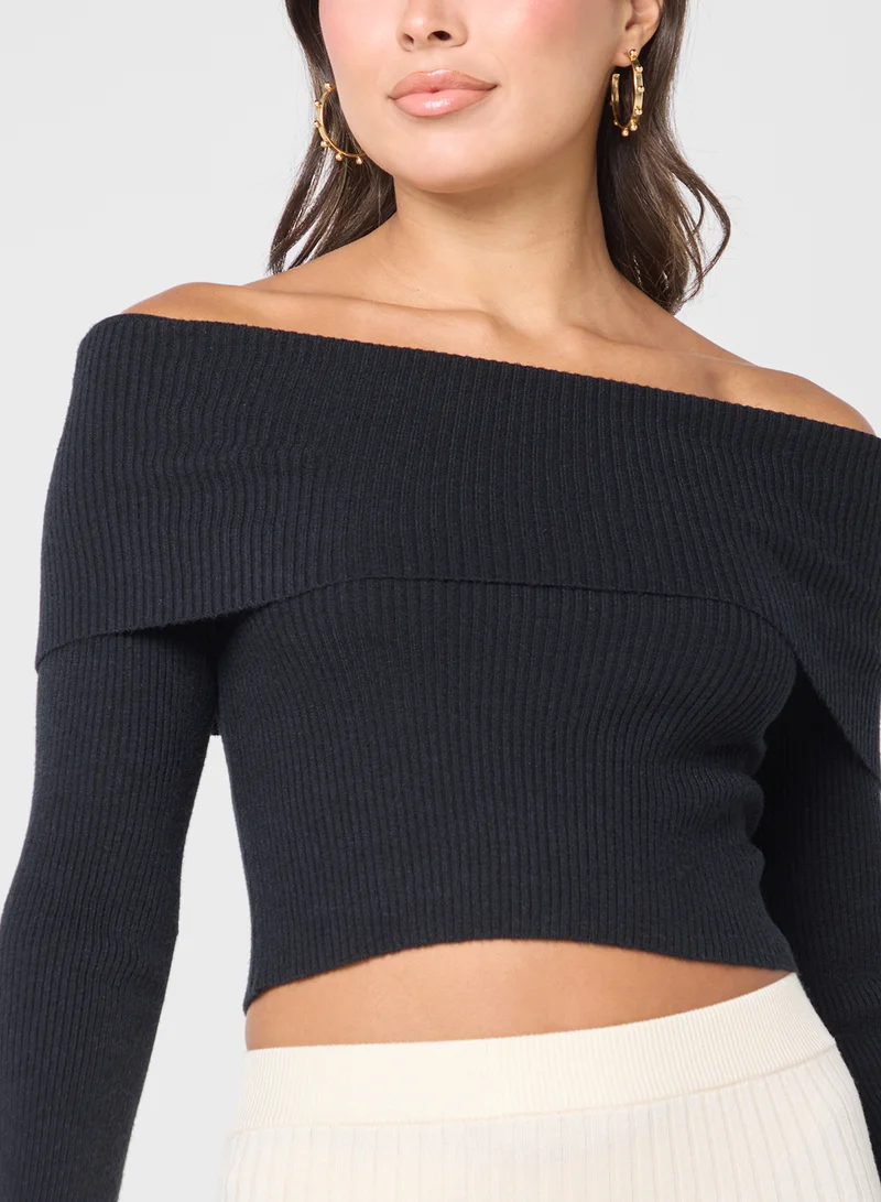 اونلي Off Shoulder Knitted Crop Top