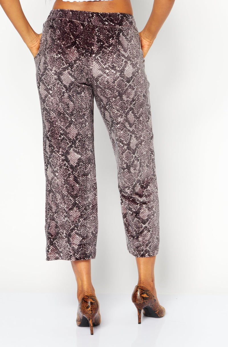 Michael Kors Women High Rise Allover Print Pant, Multicolor - Image 3