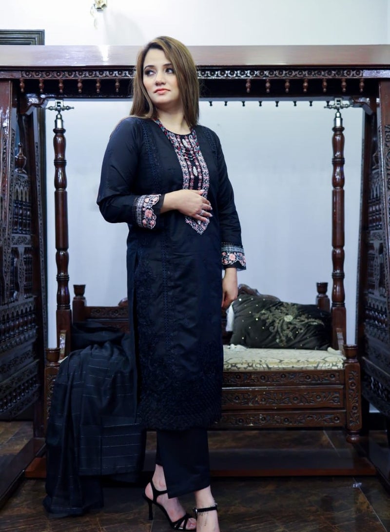 وينشيلز طقم سلوار قميص مطرز من القطن الباكستاني الفاخر - فاخر وأنيق - متوسط - Image 1