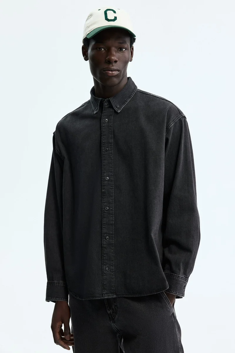 اتش اند ام قميص من الدنيم بقصة فضفاضة