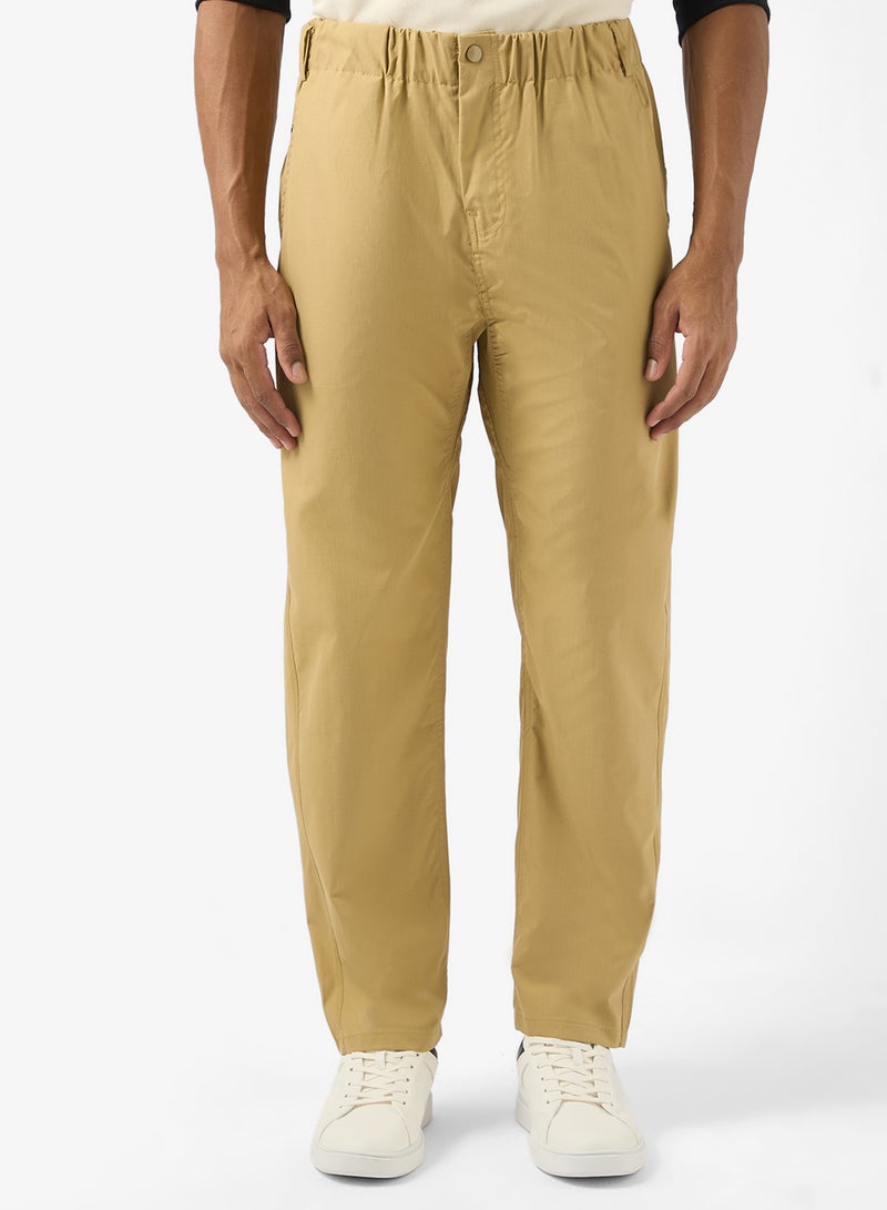 سفنتي فايف بنطلون بقصة مريحة بتصميم شعار - Image 1