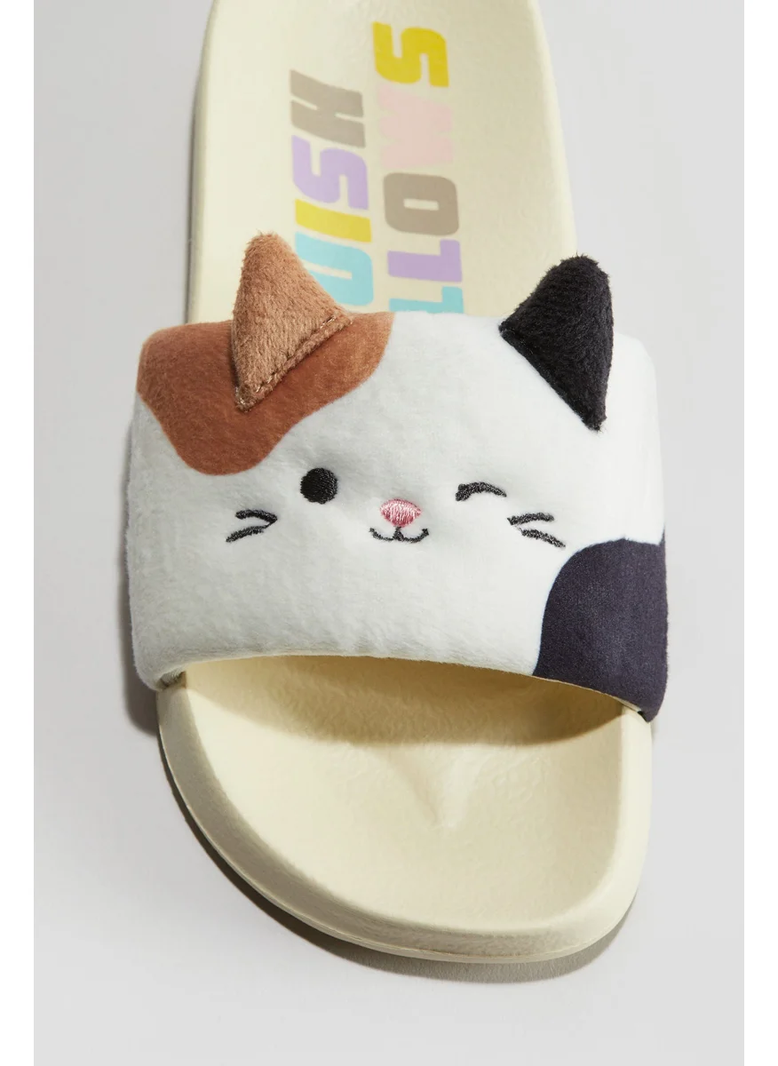 H&M Pool Shoes
