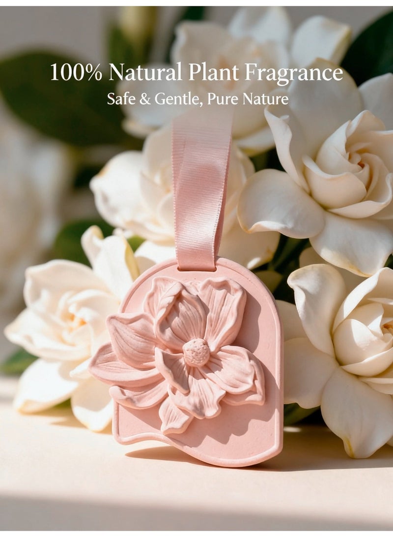 معطر هواء السيارة بتصميم زهرة الجاردينيا ثلاثي الأبعاد - معطر جو السيارة المعلق برائحة نباتية طبيعية - رائحة تدوم طويلاً - آمن ولطيف - هدية زهور رومانسية للنساء - Image 4
