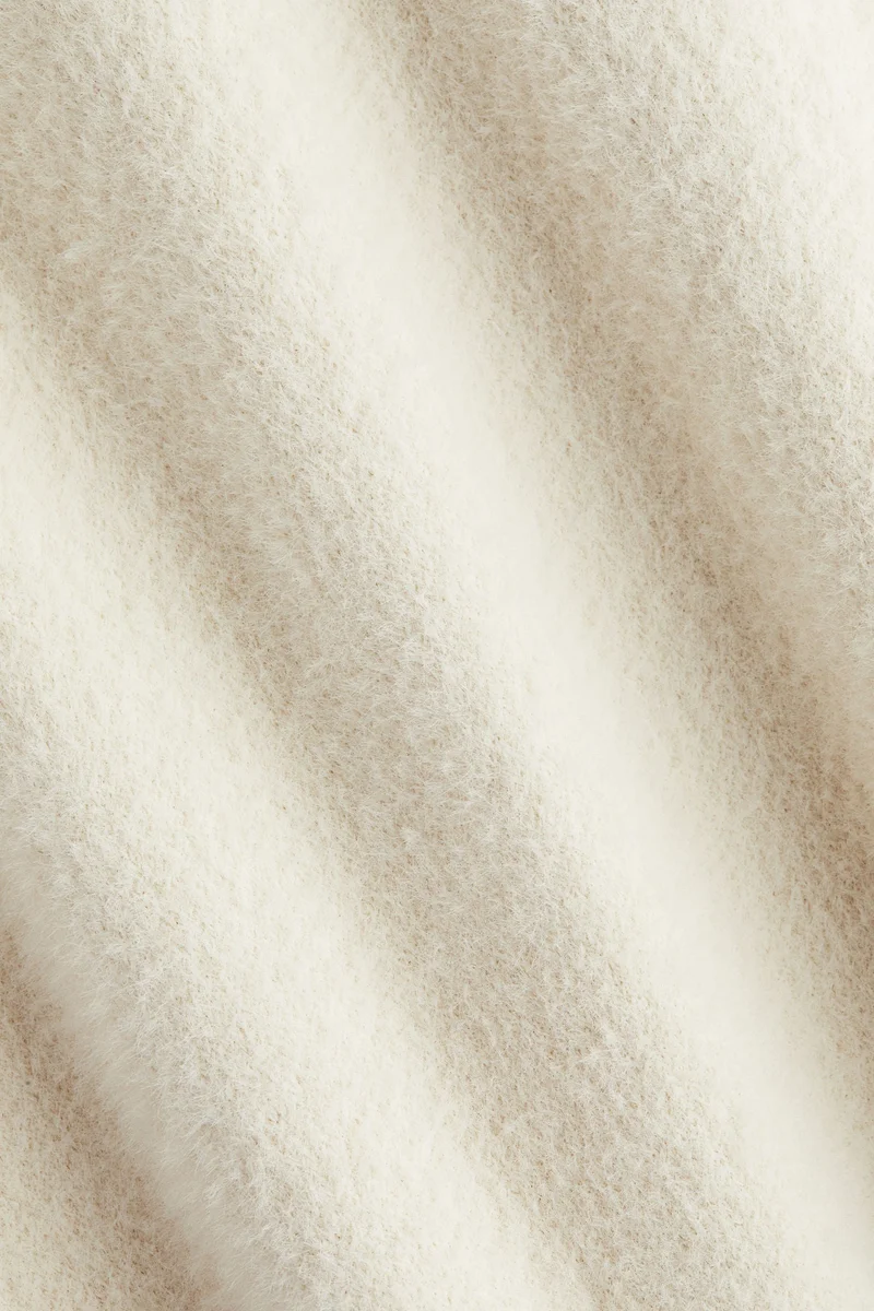 اتش اند ام فستان محبوك بحمالات كتف