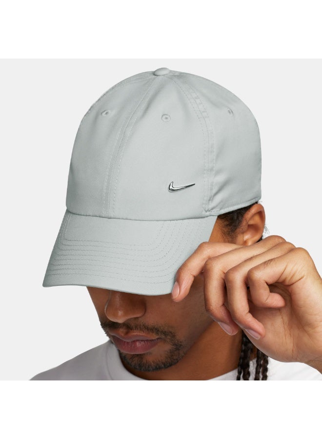 Nike Dri-FIT Club Unstructured Metal Swoosh Cap - Image 1