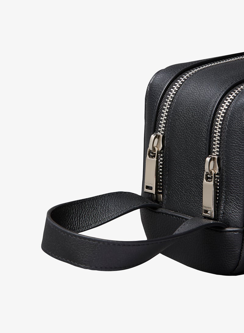 CALVIN KLEIN Embossed Emblem Logo Dopp Kit - Image 4