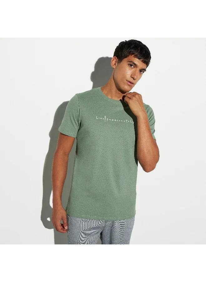 Iconic Iconic Typographic Print T-shirt with Crew Neck and Short Sleeves