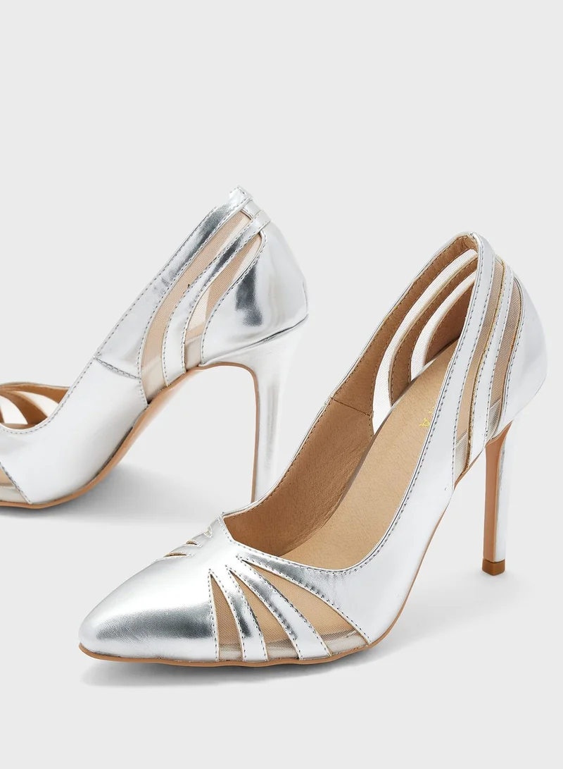 Khizana Cutout Detail Pointed Pump