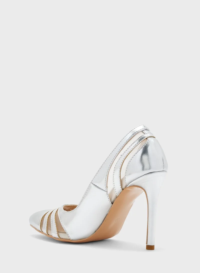 Khizana Cutout Detail Pointed Pump