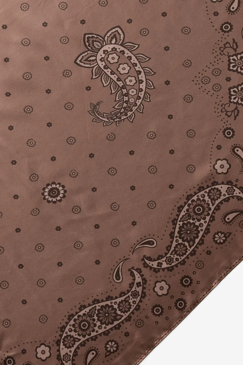 روبي Knot Your Everyday Square Scarf