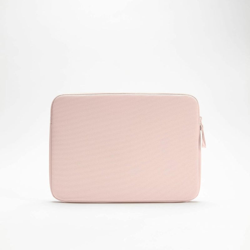 إنكيس غلاف Incase A.R.C. المصنوع من ReSpun 100% بوليستر معاد تدويره - لحواسيب MacBook/Laptop مقاس 13 بوصة و14 بوصة ولأجهزة iPad/Tablet - مع بطانة فر��ء صناعي مبطنة، وجيب خارجي بسحاب - لون الخوخ - Image 5