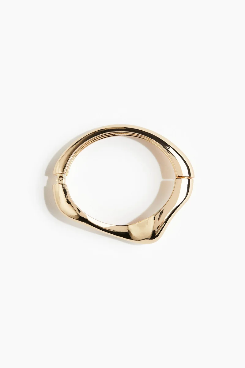 اتش اند ام سوار بتصميم غير متماثل