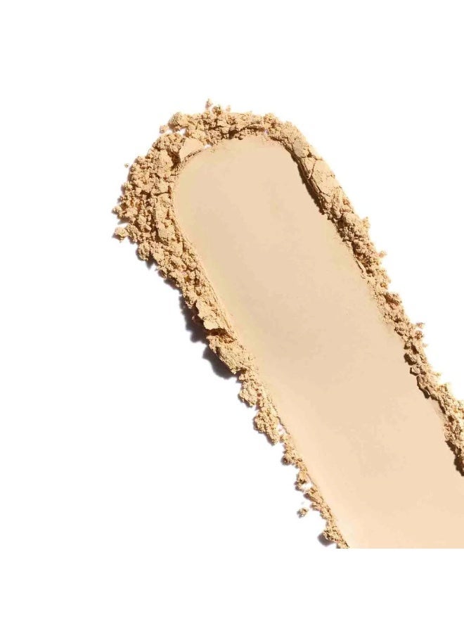 Clarins Ombre Skin Intense Colour Powder Eyeshadow in the shade 01 Matte Ivory. - Image 2