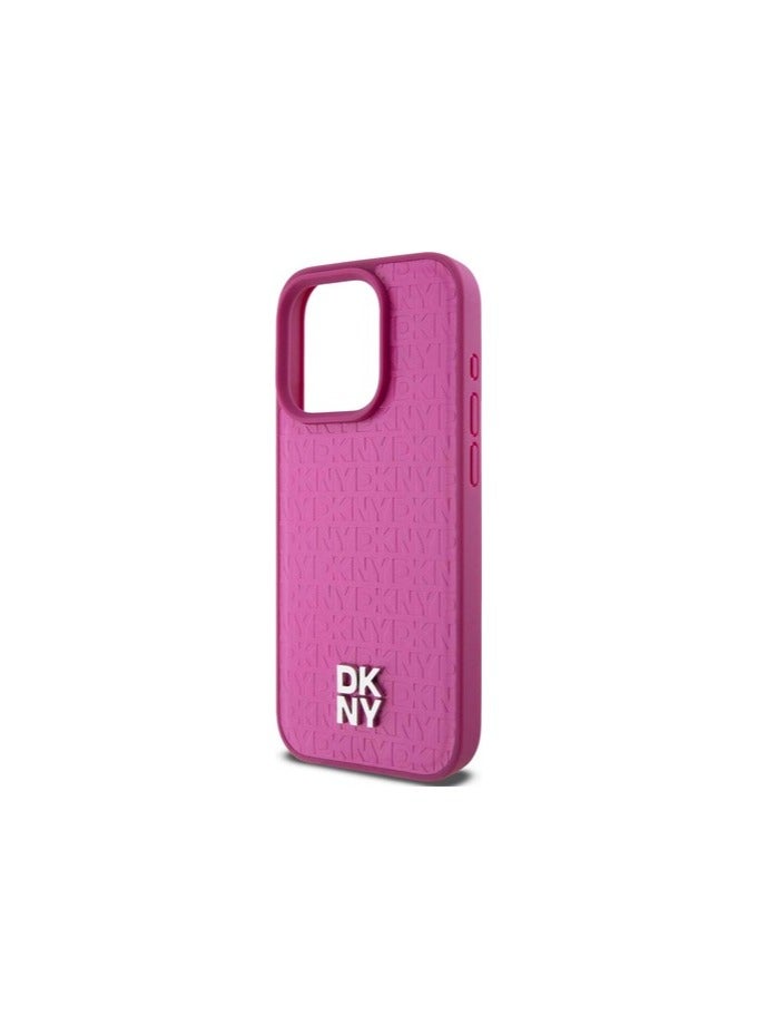 DKNY Pure حافظة جلدية صلبة وردية اللون مقاس 6.7 بوصة لجهاز 15 Pro Max بنقشة حرف واحد وشعار معدني - Image 4