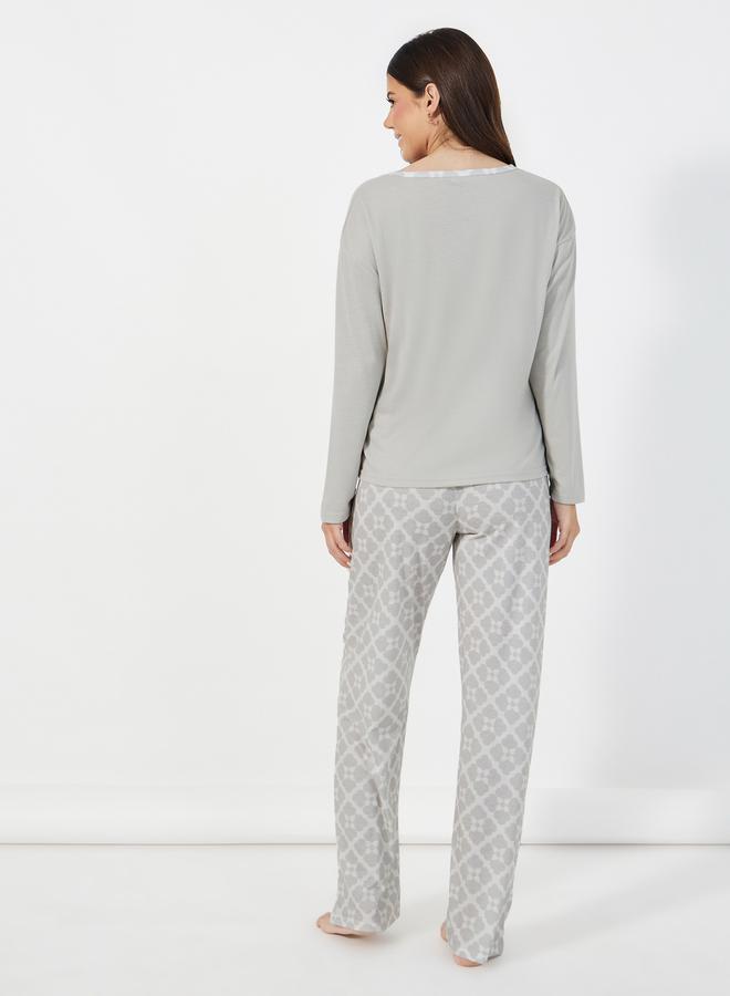 Styli Solid Dropped Shoulder T-Shirt & Printed Pants Pyjama Set - Image 4